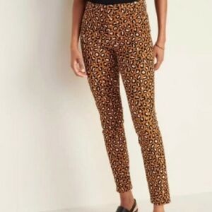 Old Navy Pixie Ankle Leopard Print Pants